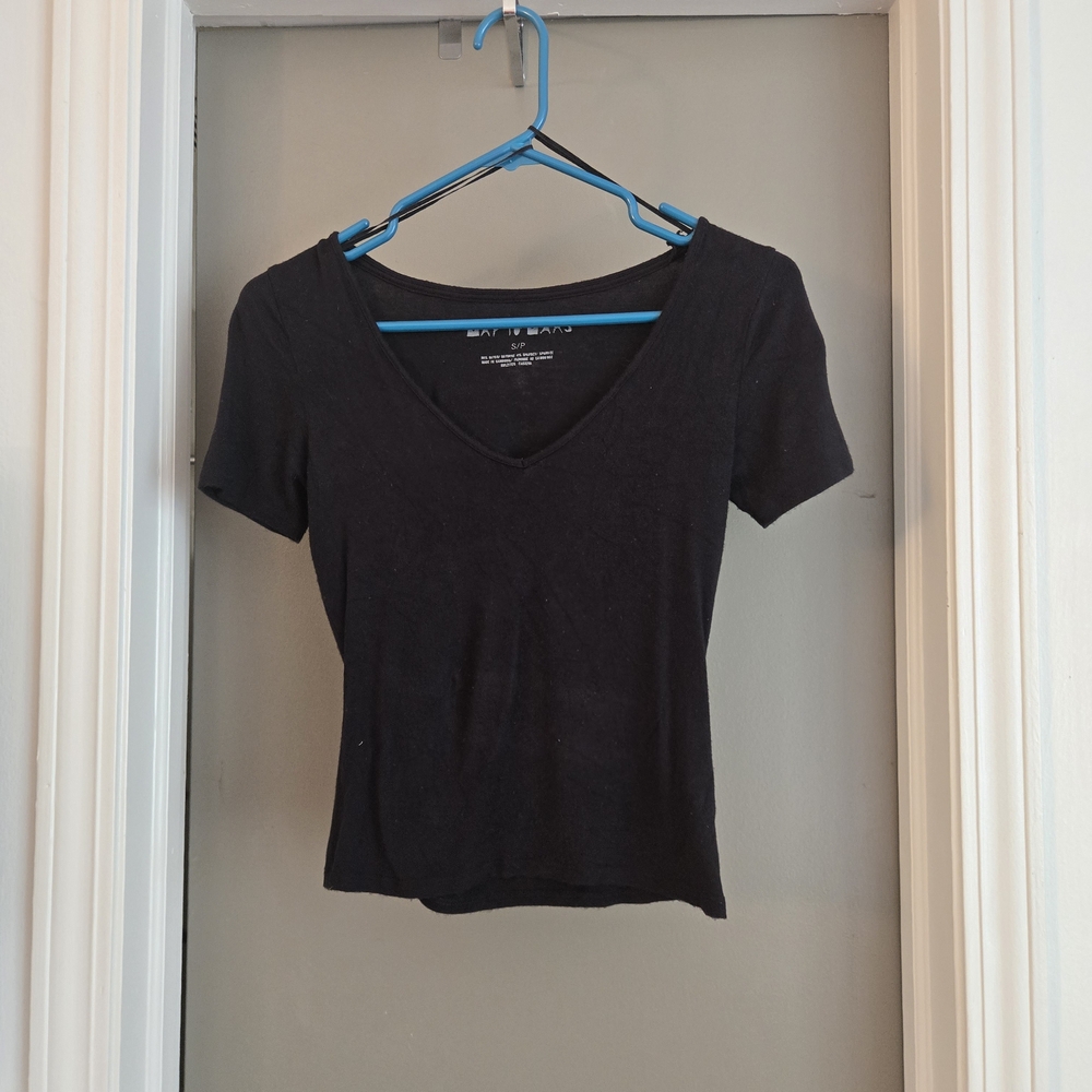 Black V-Neck Short Sleeve Top